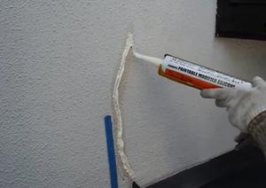 2.樹脂やパテを充填する