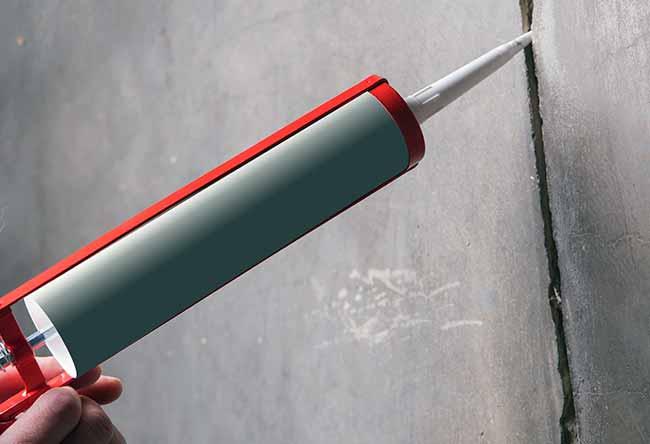 外壁のクラックとシーリング材