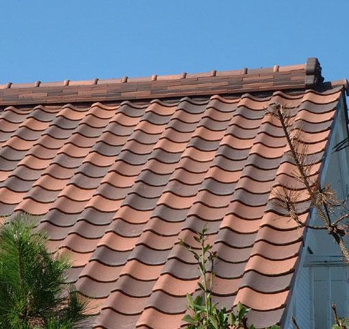 J形窯変瓦の施工例・近づいた写真