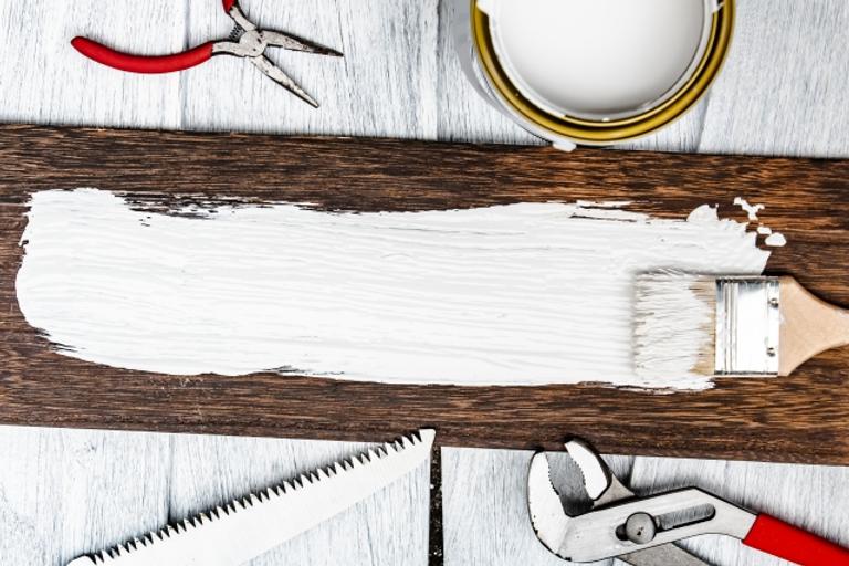 弾性塗料とは?メリット・デメリットから高弾性塗料と微弾性塗料の違いまでを解説