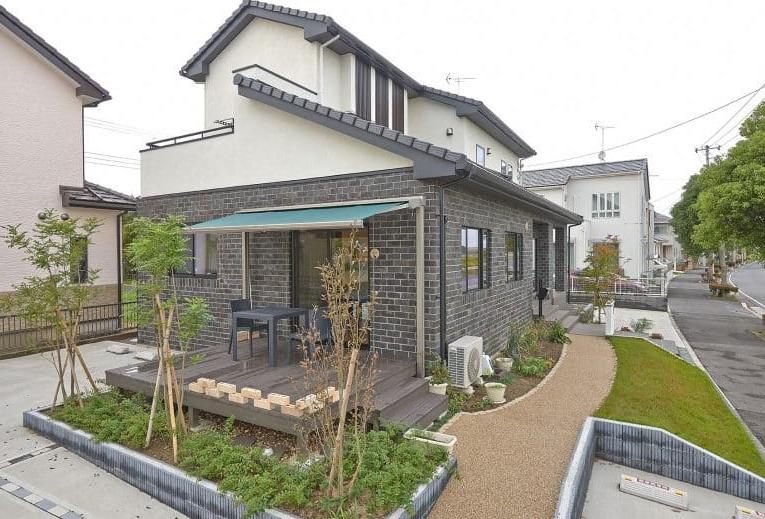ブラック系レンガ施工事例⑤