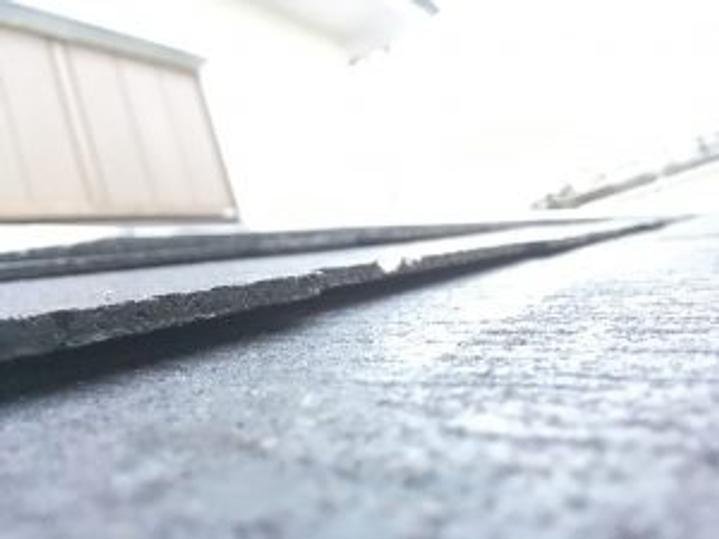 コロニアルの反り